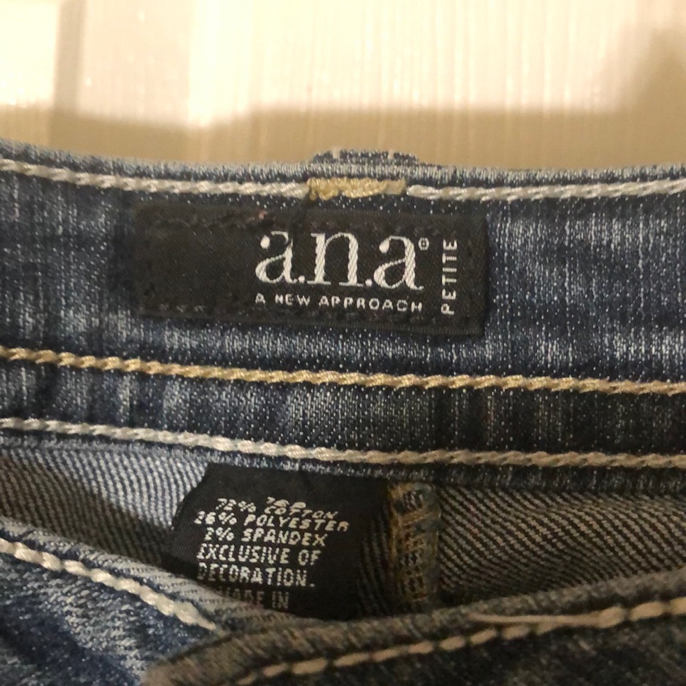 Jeans - Picture 2 of 5